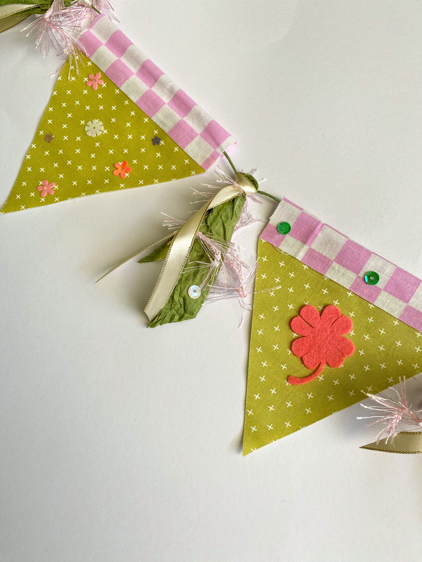 Shamrock Garland - Pink/Green