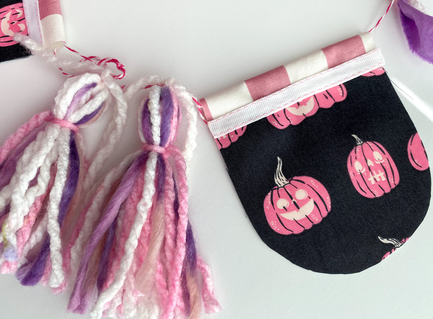 Scalloped Pink Pumpkin Garland