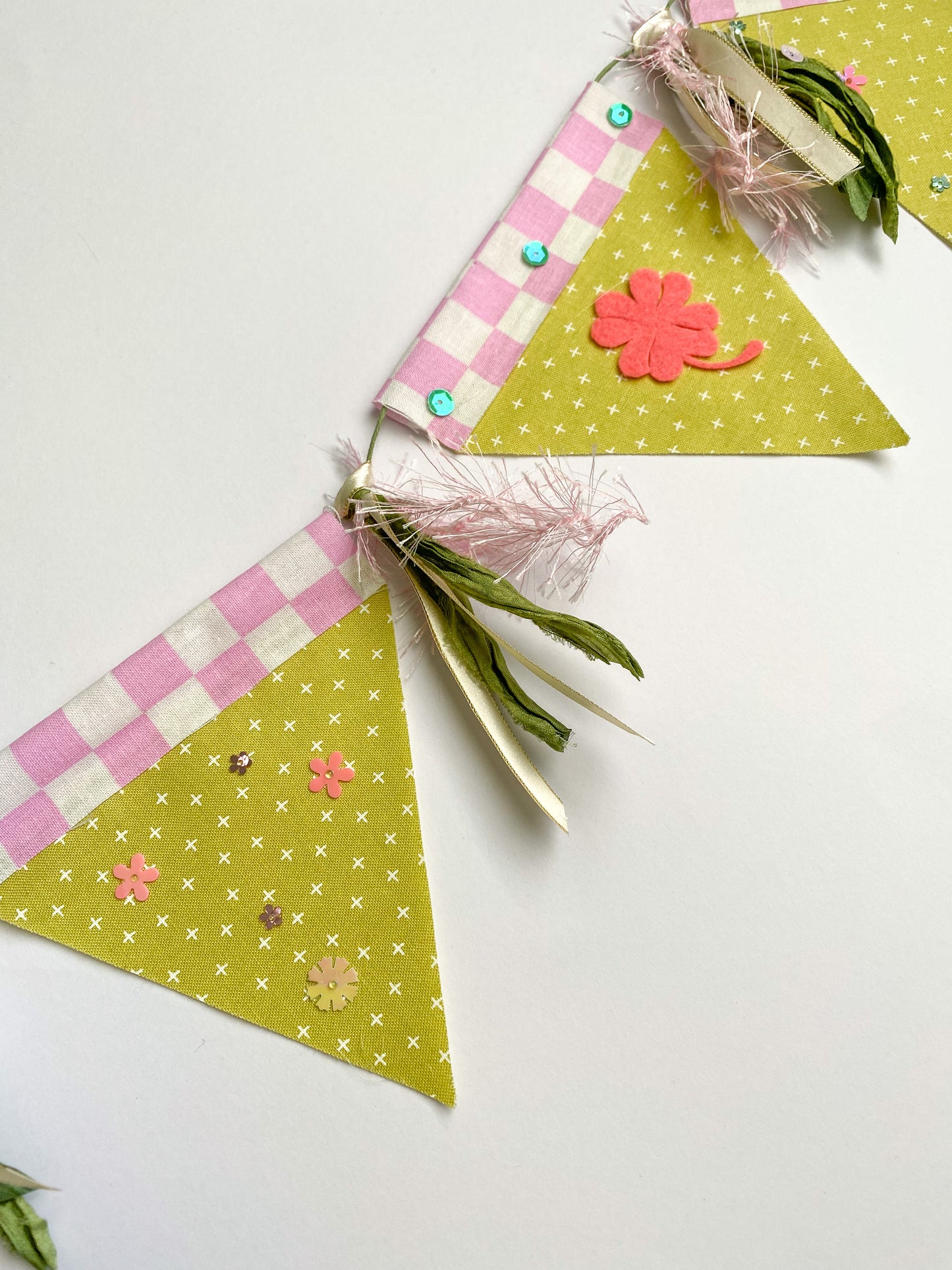 Shamrock Garland - Pink/Green