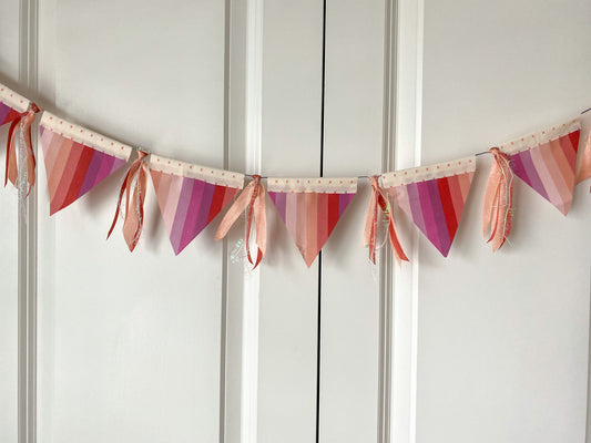 Valentine Gradient Garland