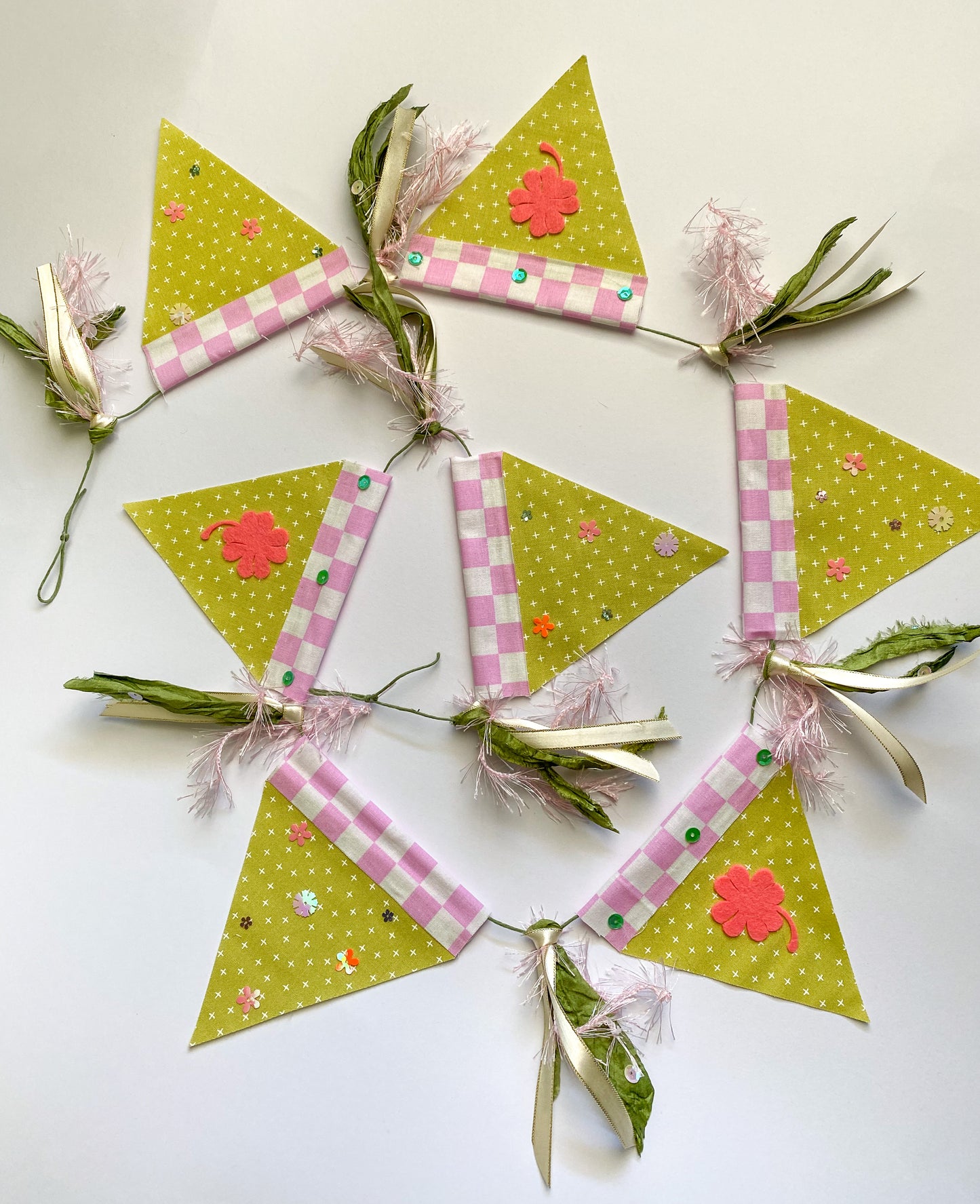 Shamrock Garland - Pink/Green