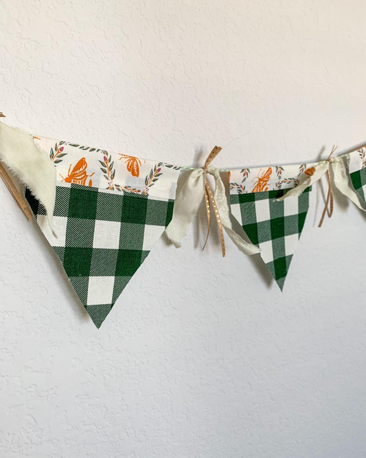 Gingham & Bee Flag Garland