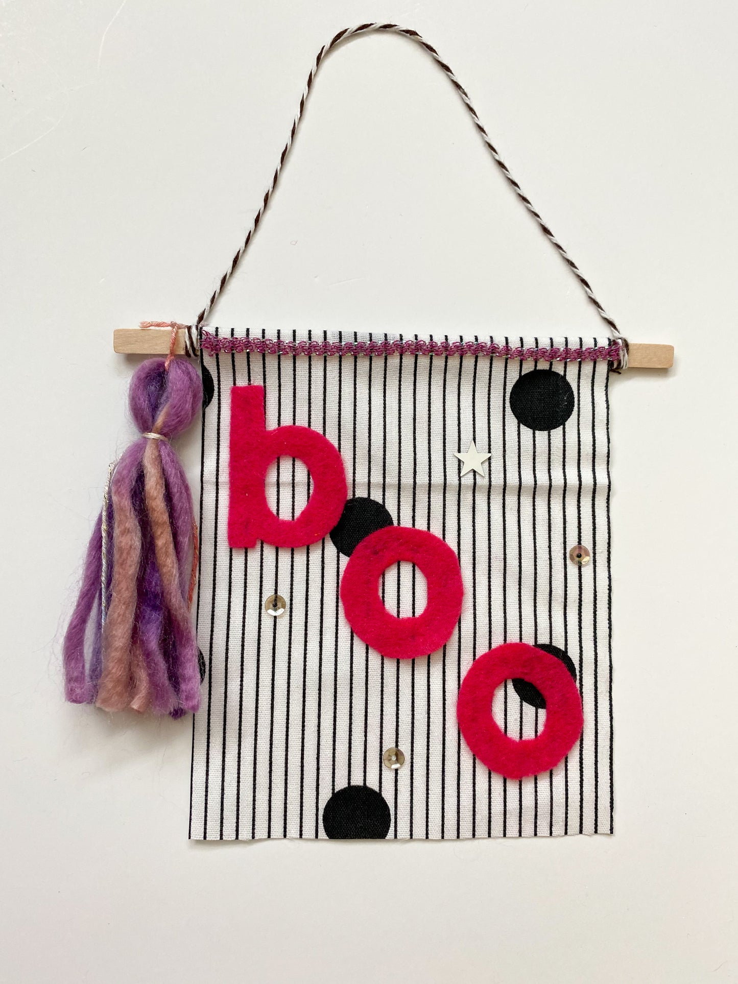 BOO Wall Hanging - Pink/Small