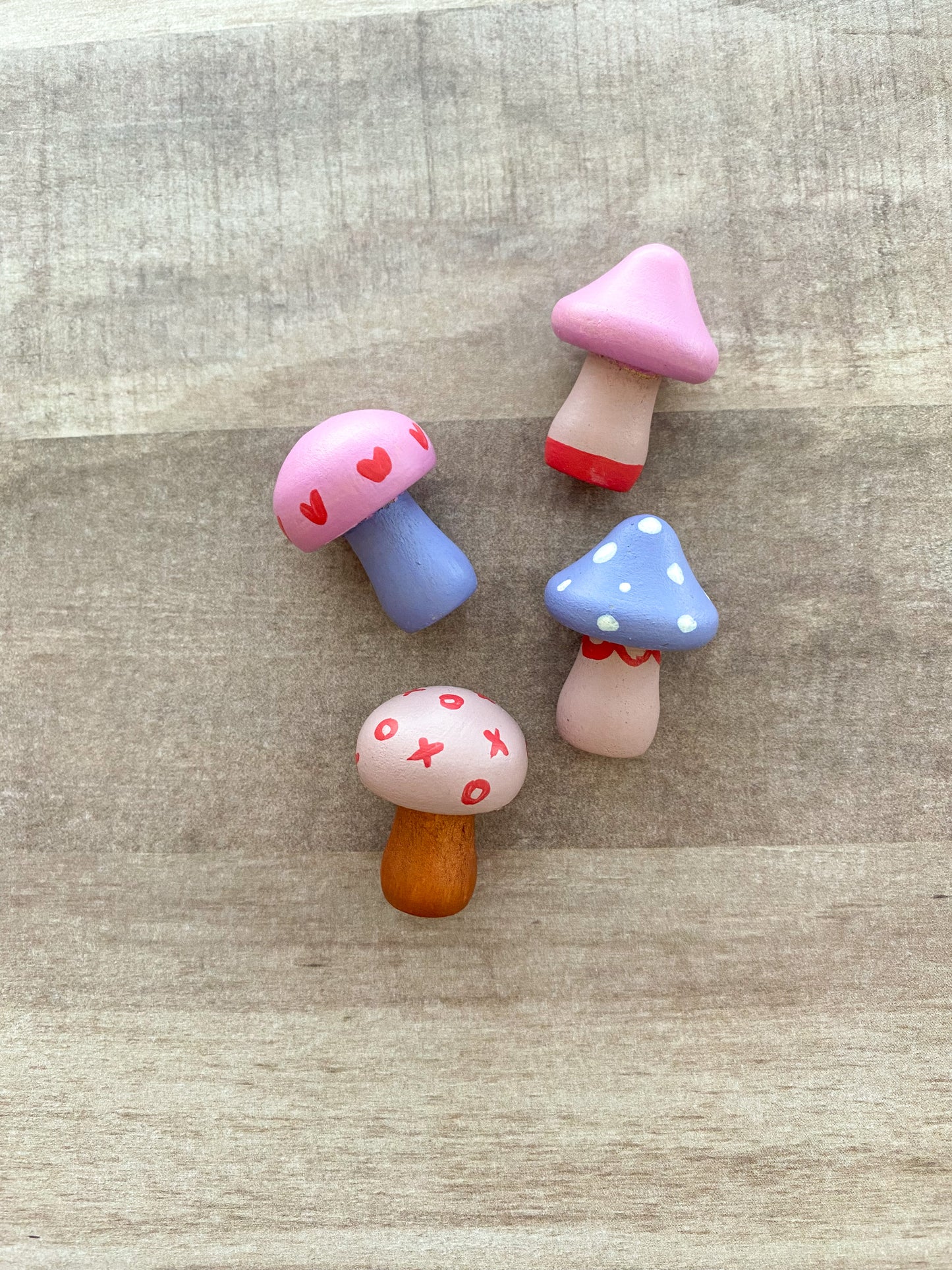 Mini Wooden Mushrooms - Pink & Purple Hearts